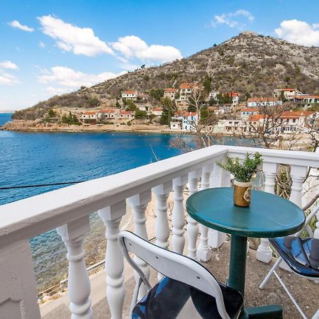 Cozy Apartment In Starigrad With House Sea View Esterno foto
